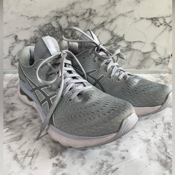 ASICS Women's Gel-Cumulus 23 Piedmont Grey White Running Sz 7 - Picture 1 of 10